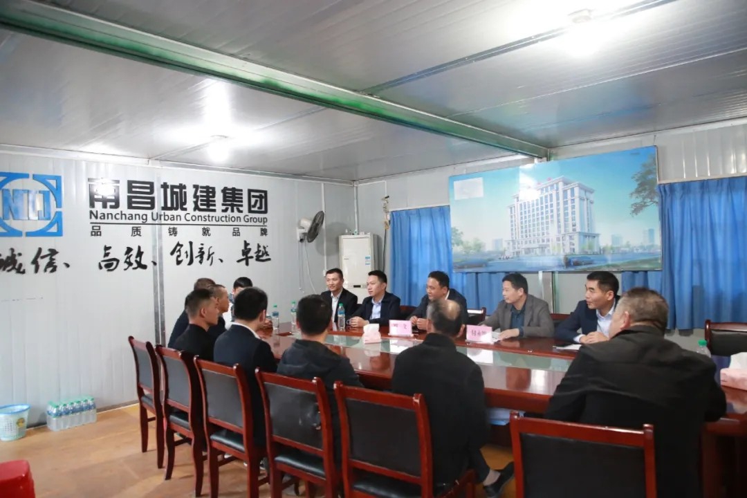 南昌城投集團(tuán)人武部開展傳承軍人精神，做集團(tuán)建設(shè)發(fā)展的“排頭兵”座談會